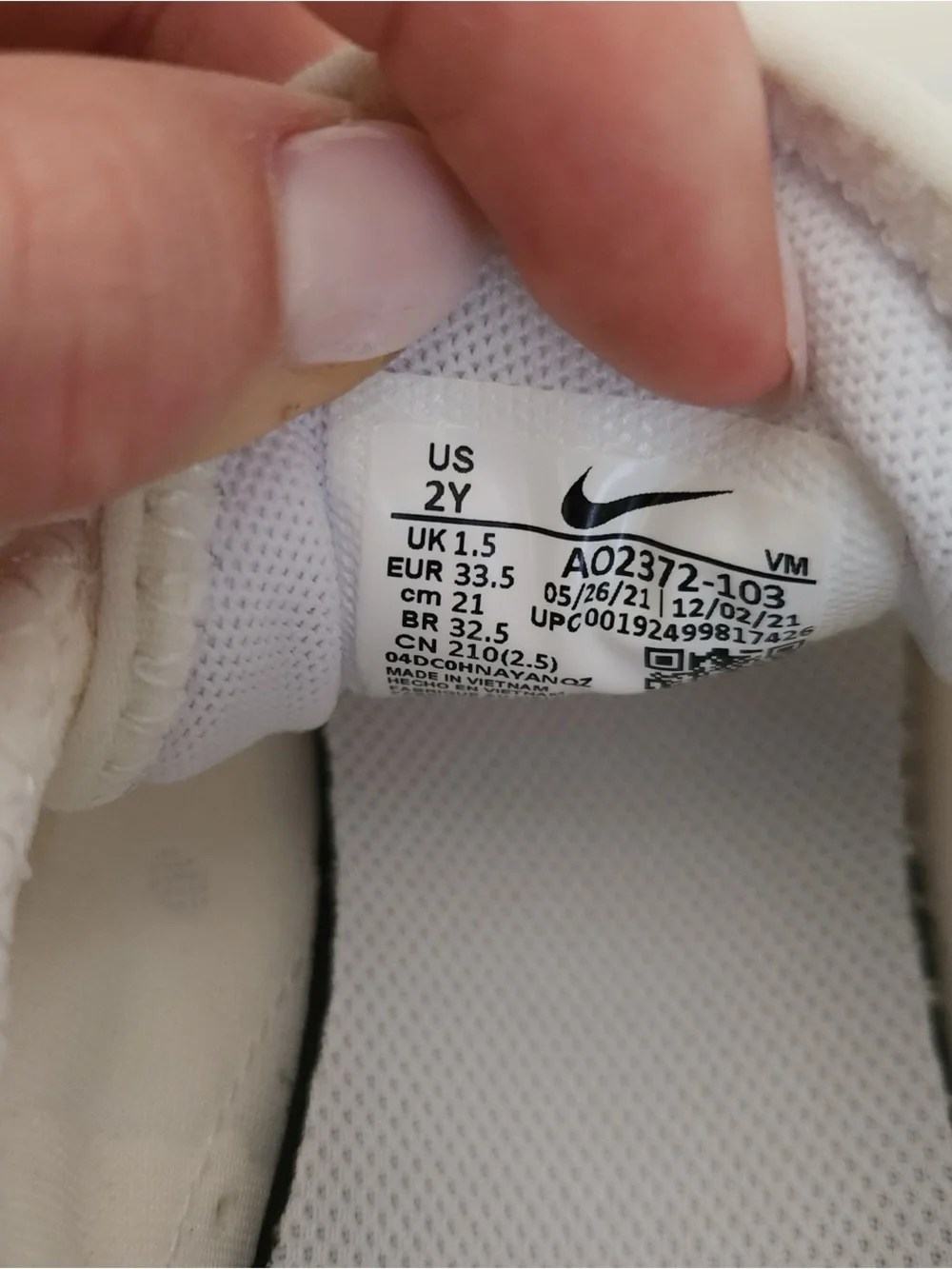 Nike Little Kids' Air Max 270 Shoes, White/White-Metallic Silver, 2Y